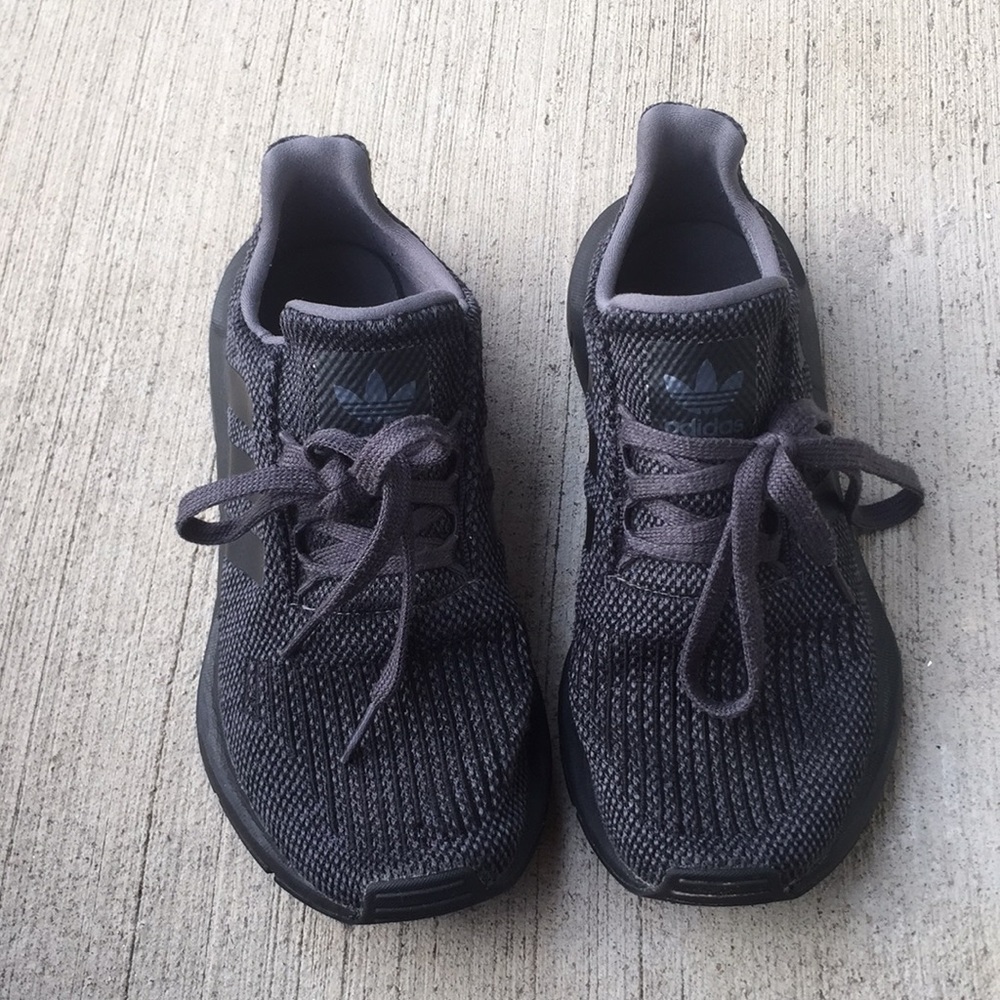 Adidas cloud foam shoes